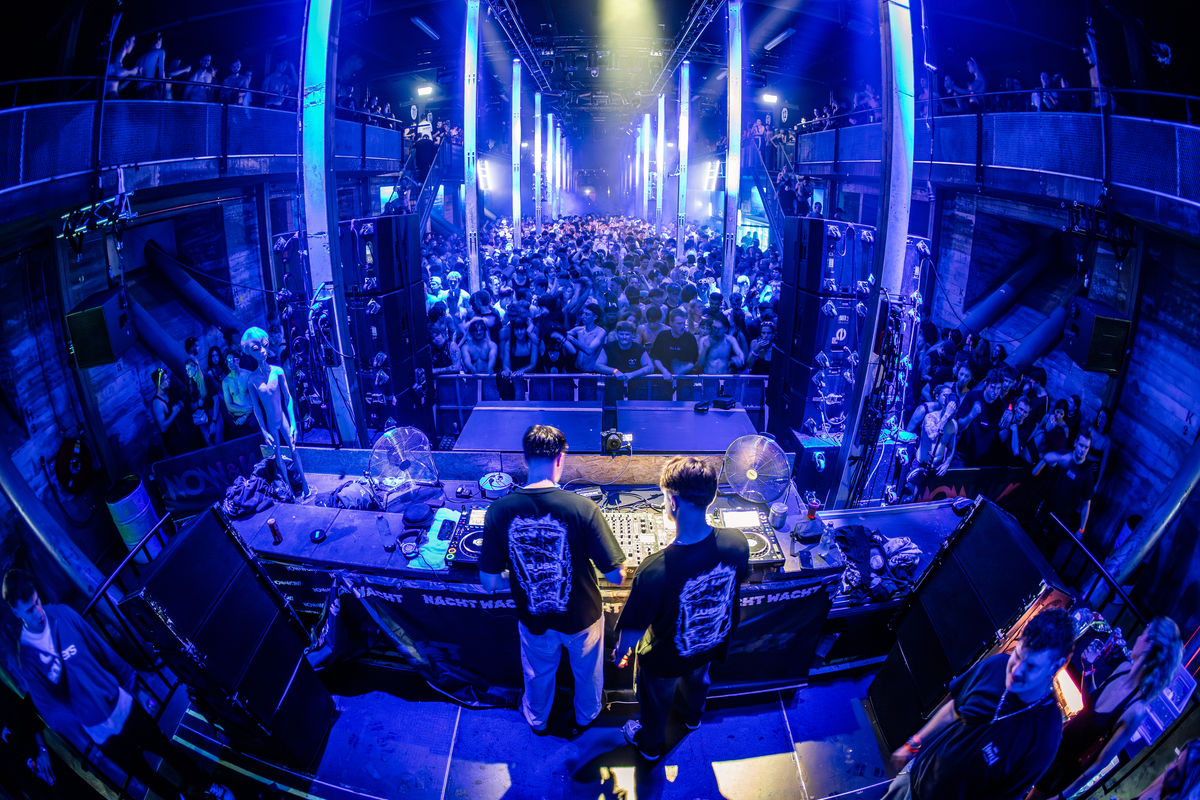 Loading... just a sec